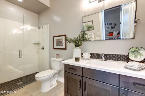 22417 29 Pl, Phoenix AZ 85040 exterior