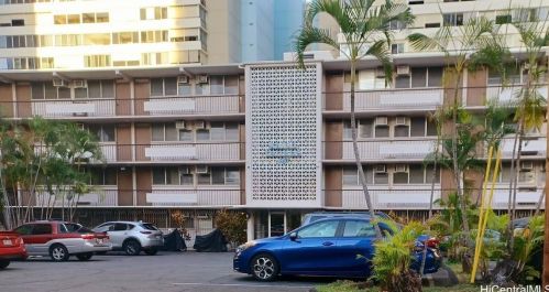 1867 Kaioo Dr, Honolulu HI  96815-1069 exterior