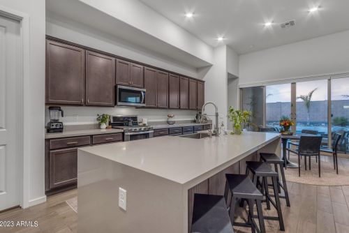 8513 22 Dr, Phoenix AZ 85041-7712 exterior