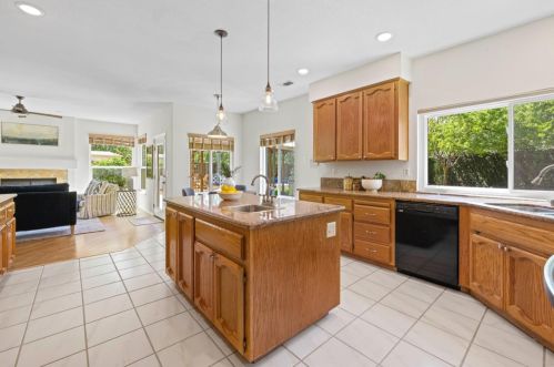 127 Conductor Way, Folsom CA 95630-8022 exterior