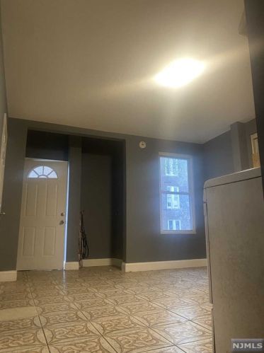 20 Barnert Pl, Paterson NJ  07522-1814 exterior