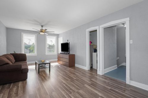 5638 Tripp Ave, Chicago IL 60629-4844 exterior