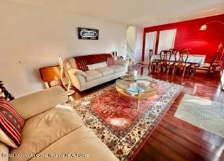 57 Eardley Rd, Edison NJ 08817-3030 exterior