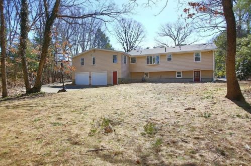 36 Donnell Rd, Walpole, MA 02032-1304
