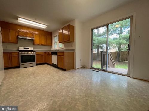 12033 Saw Ml Ct, Silver Spring MD 20902-1881 exterior