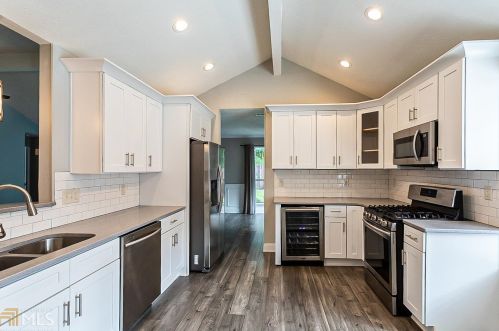 501 Shore Rd, Lithonia GA  30058-5988 exterior