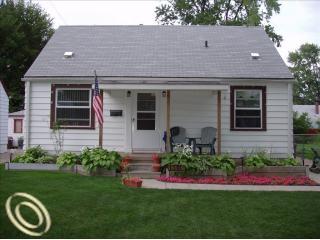 18658 Olympia, Detroit, MI 48240-1753