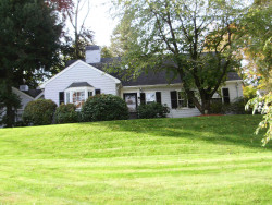 89 Chestnut St, Newton, MA 02465-2540