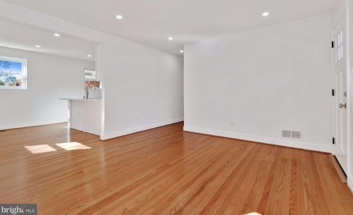 4608 Coachway Dr, Rockville MD  20852-2338 exterior