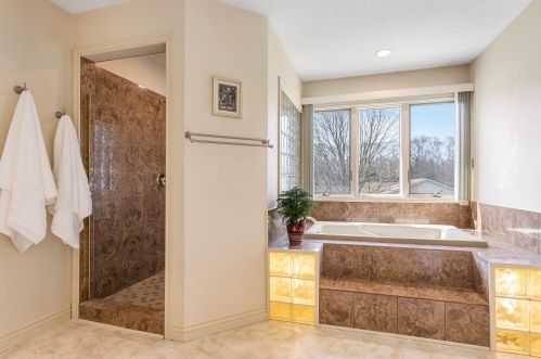 1061 Robinhood Dr, Meskegon MI  49445-2075 exterior