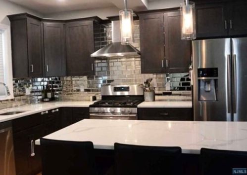 7 Holland Ave, Demarest NJ  07627-2607 exterior