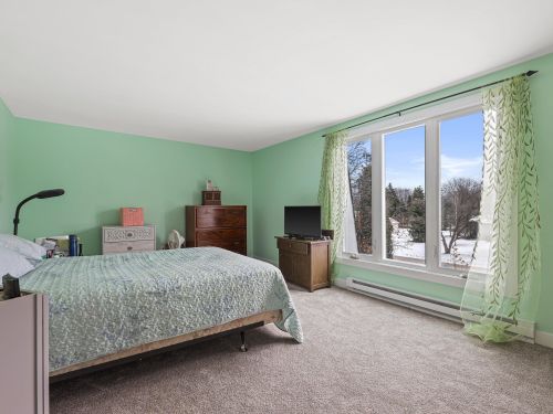 5160 King Arthurs Ct, Milwaukee WI 53221-3138 exterior