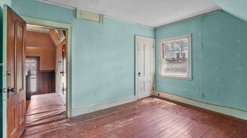 166 Adelaide Ave, Providence RI 02907-1833 exterior