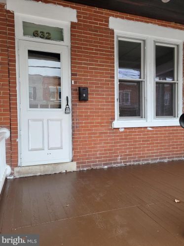 632 Pine St, Lancaster PA  17603-2824 exterior