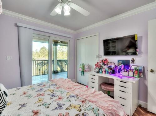 711 10 St, Naples FL 34117-9329 exterior