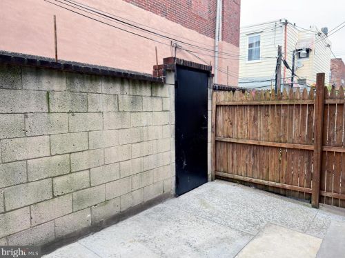 1639 Jackson St, Philadelphia PA 19145-3617 exterior