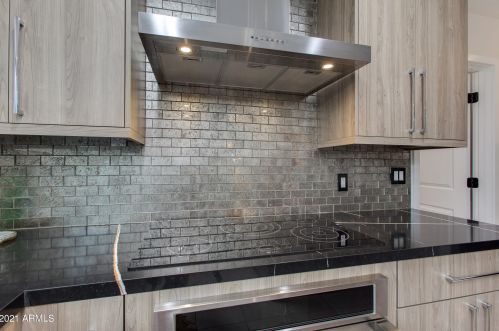 9919 47th Pl, Phoenix AZ  85028-4242 exterior