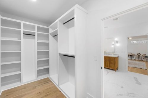 2020 Cambridge Ave, Atlanta GA 30337-1816 exterior