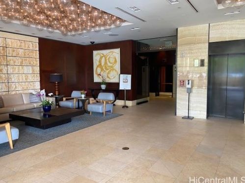 223 Saratoga Rd, Honolulu HI  96815-1942 exterior