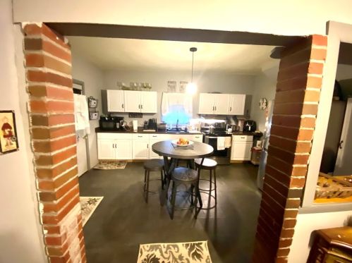 675 Millbury St, Worcester MA 01607-1020 exterior