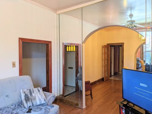 6615 Vernon Ave, Chicago IL 60637-3215 exterior