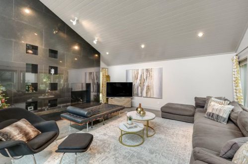 5642 Bent Tree Dr, Dallas TX 75248-2010 exterior