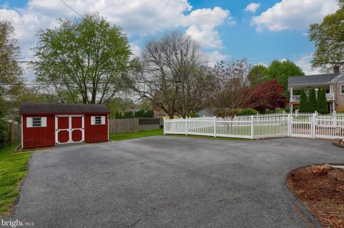 830 Imperial Dr, Lancaster PA 17601-2015 exterior