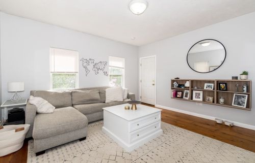 2 Maxwell Ct, Worcester MA 01607-1016 exterior