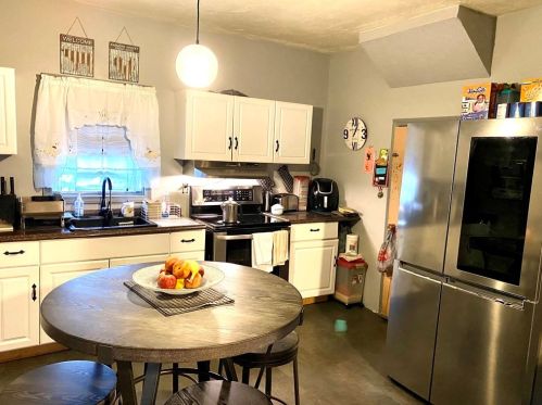 675 Millbury St, Worcester MA 01607-1020 exterior