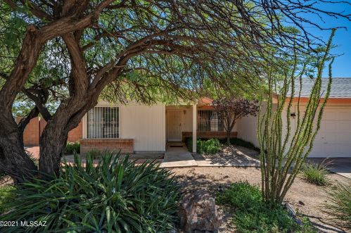 2230 Greasewood Rd, Tucson, AZ 85713-2568