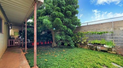 1116 Isenberg St, Honolulu HI 96826-2920 exterior