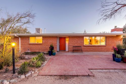 945 Las Palmas Dr, Tucson, AZ 85704-2721