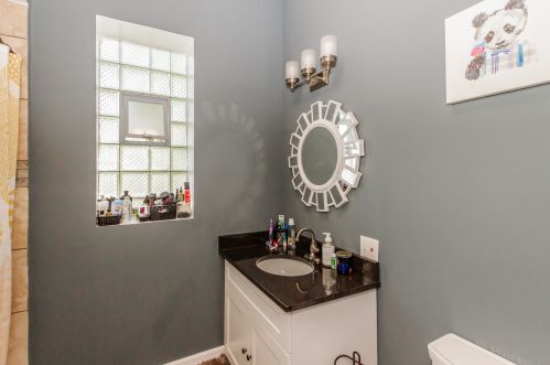 1450 Avers Ave, Chicago IL 60651-2136 exterior