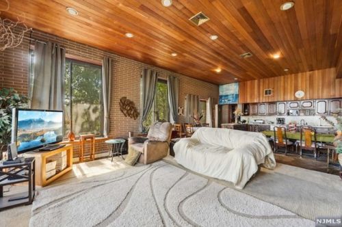 114 Pne St, Cliffside Park NJ 07010-1018 exterior