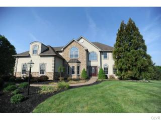 1660 Cambridge Ct, Bethlehem, PA 18015-5749