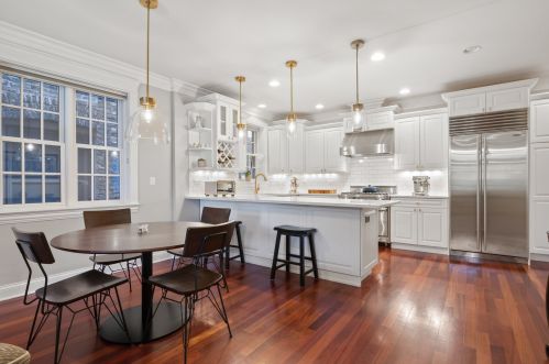 921 Diversey Ave, Chicago, IL 60614