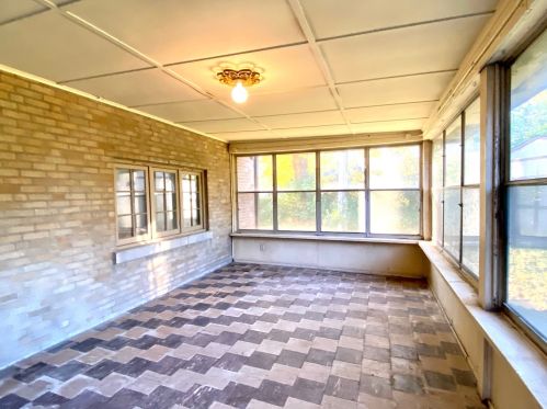 6100 Kilpatrick Ave, Chicago IL 60652-3516 exterior