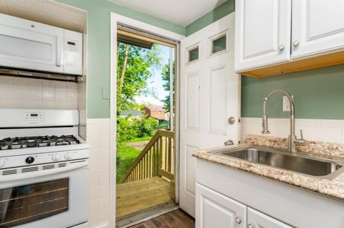 1627 Dagmar Ave, Pittsburgh PA 15216-3713 exterior