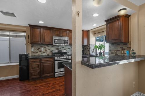 39714 Rustic Glen Dr, Temecula CA 92591-4525 exterior