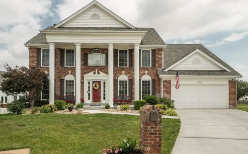 832 Crosswood Ct, Saint Louis, MO 63129-7129