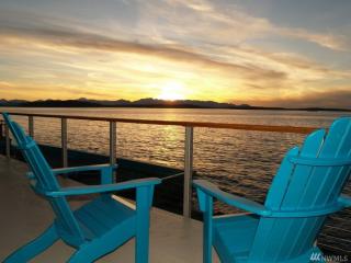 3125 Alki Ave, Seattle WA  98116-2612 exterior