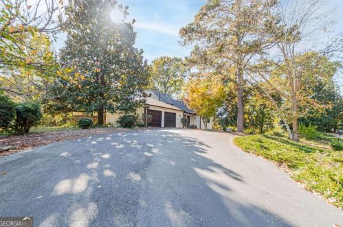 1620 Chevron Way, Atlanta GA  30350-4430 exterior