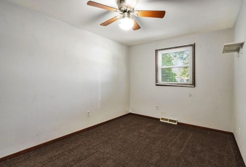 5467 Greenboro Dr, Grand Rapids MI 49508-6044 exterior