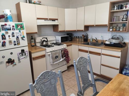 2214 17 St, Philadelphia PA 19132-3930 exterior