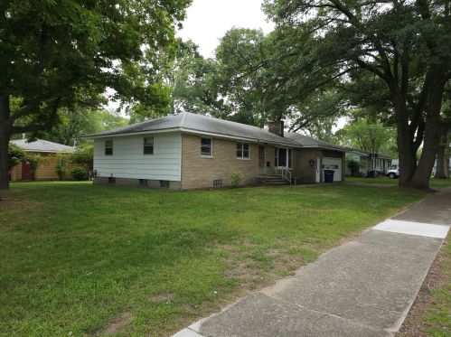 2944 Princeton Ct, Meskegon, MI 49441-3765