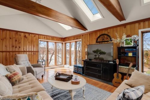 39 Cliffside Trl, Parsippany NJ 07834-2008 exterior