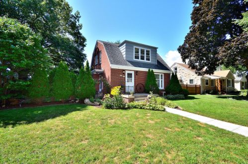 2115 Kendall Ave, Milwaukee WI 53209-4316 exterior