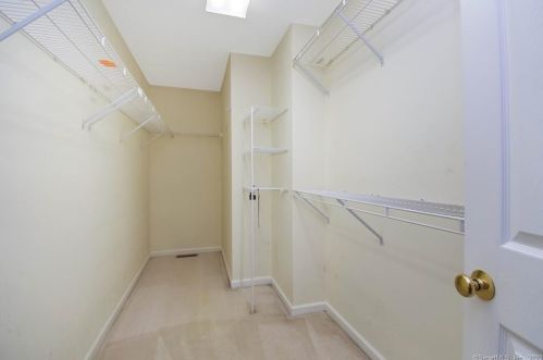 51 Berrios Hl Rd, Windsor CT 06095-1003 exterior