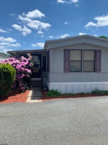 195 Main St, Chester NJ 07930-2453 exterior