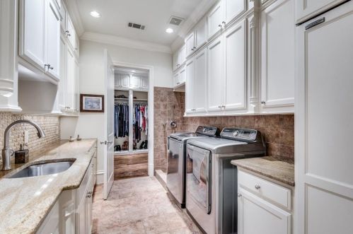 1 Bretton Woods Way, Dallas TX 75220-3808 exterior